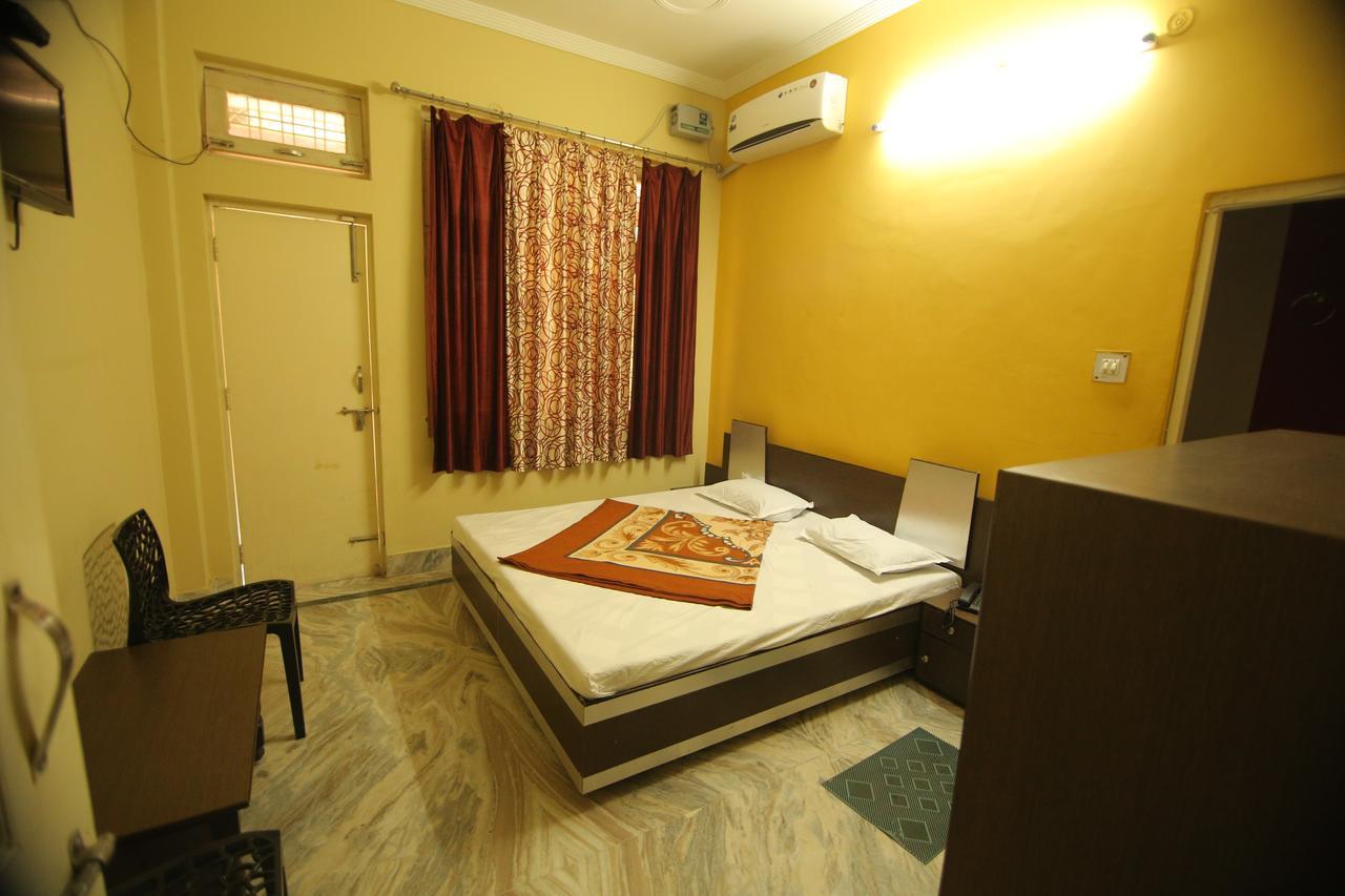 Hotel Madhusudan Rishīkesh Exterior foto