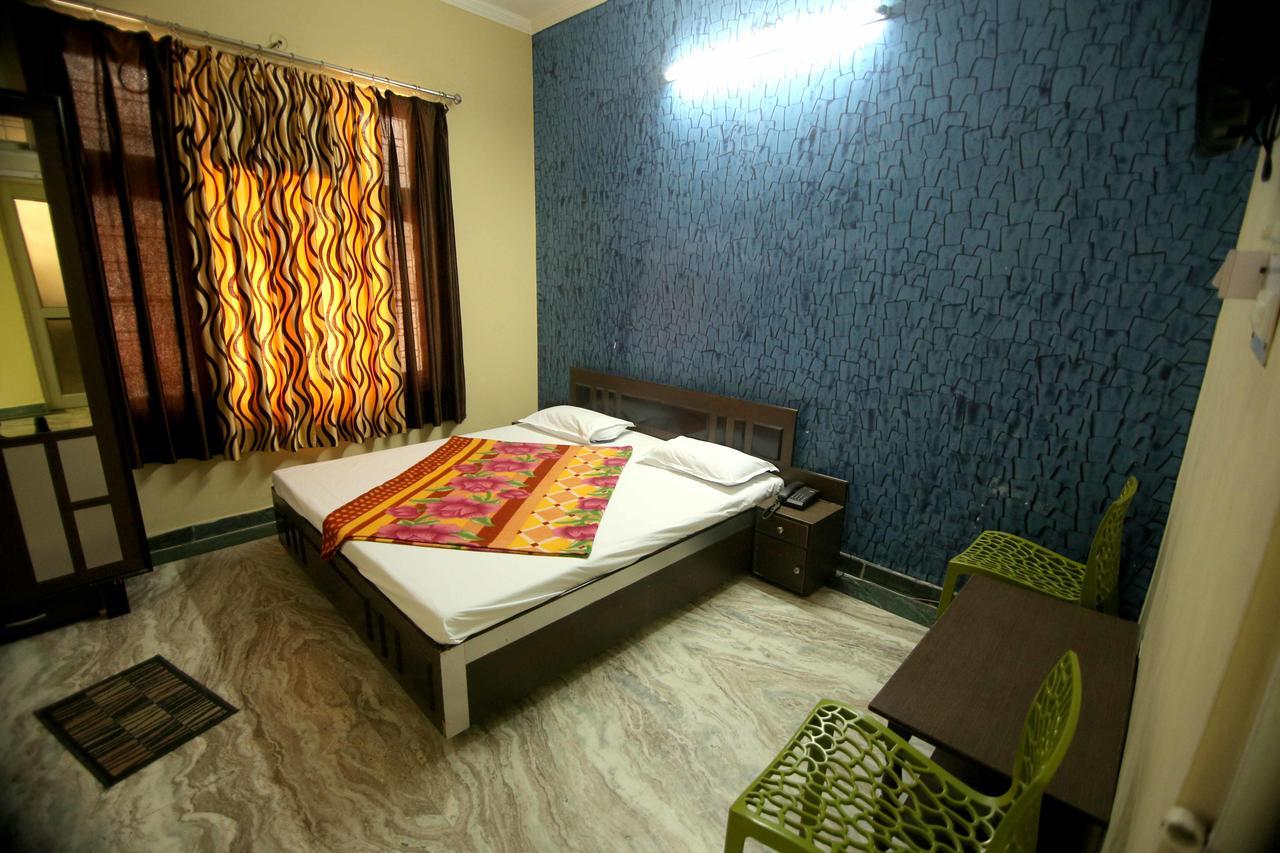 Hotel Madhusudan Rishīkesh Exterior foto