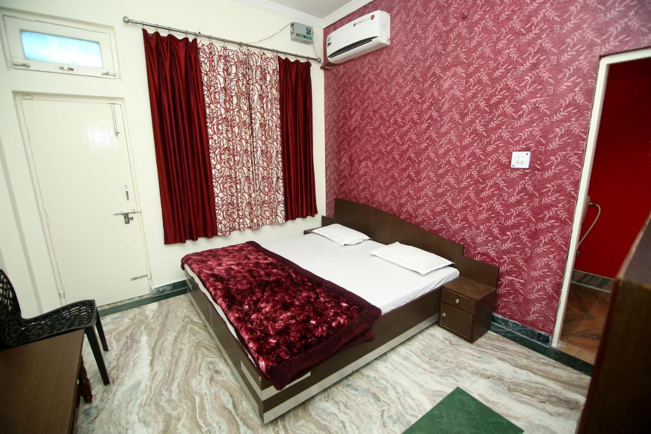 Hotel Madhusudan Rishīkesh Exterior foto